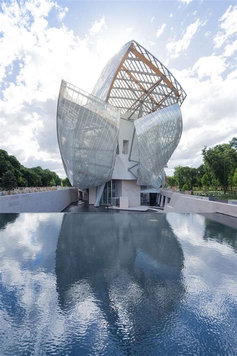 hotel di fondazione louis vuitton per la creazione|fondation louis vuitton building.